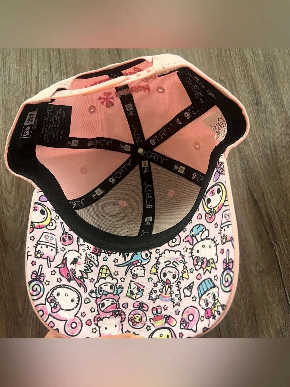 New Era tokidoki x Hello Kitty Donut Kitty Bow Women's Snapback - Picture 2 of 5